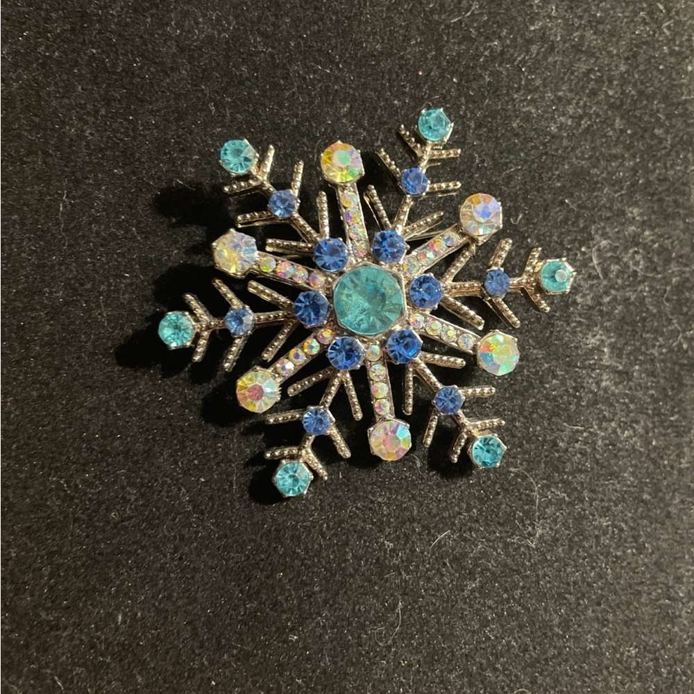 Vintage Estate Snowflake Rhinestone Brooch